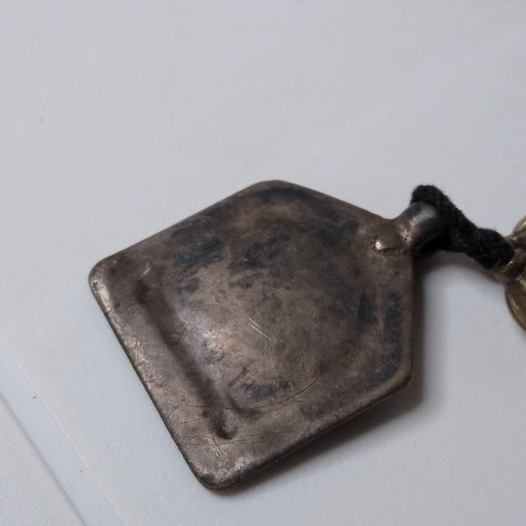 Vintage Metal Pendant String Necklace - Picture 15 of 16